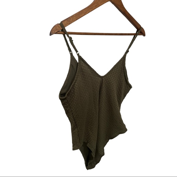 WILD FABLE NWT OLIVE GREEN TEXTURED V-NECK SNAP BUTTON BODYSUIT SIZE LARGE - Picture 12 of 13